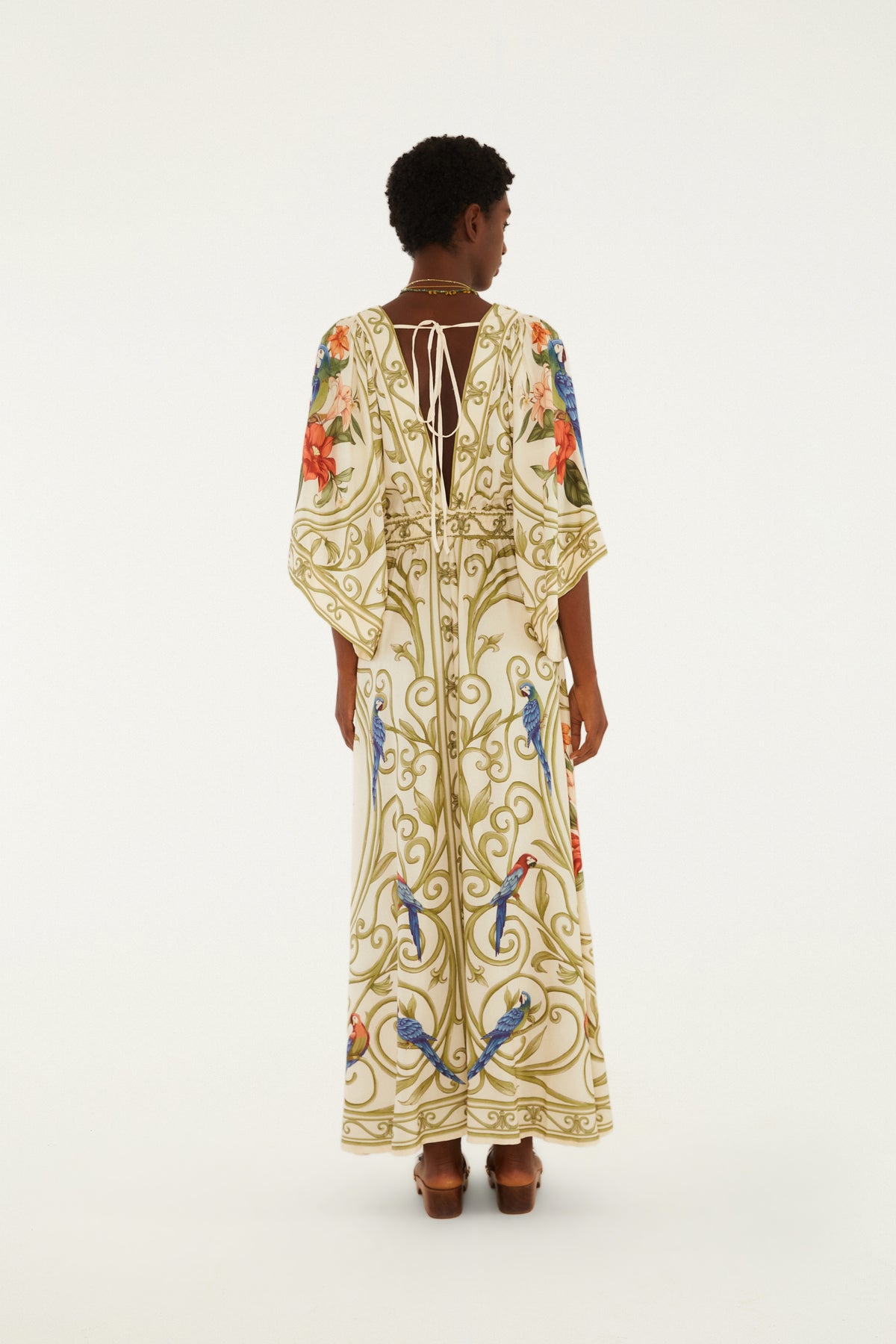 Vestido Largo Manga Estampado Arabesco Tropical